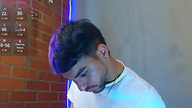 Snapshot of Leandro_valenzuela chatting on 12-19-25, 06:54 Leandro valenzuela online show from 12-19-25, 06:54