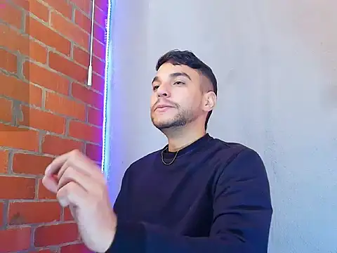 Snapshot of Leandro_valenzuela chatting on 10-16-25, 04:59 Leandro valenzuela online show from 10-16-25, 04:59