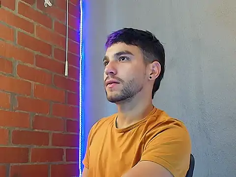 Snapshot of Leandro_valenzuela chatting on 12-17-25, 07:19 Leandro valenzuela online show from 12-17-25, 07:19