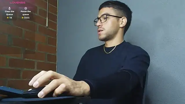 Leandro valenzuela online show from 04-16-26, 02:12