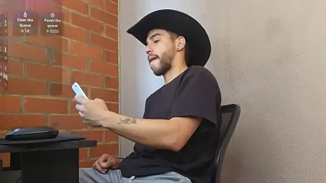 Snapshot of Leandro_valenzuela chatting on 05-14-26, 04:59 Leandro valenzuela online show from 05-14-26, 04:59