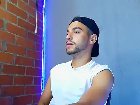 Snapshot of Leandro_valenzuela chatting on 10-23-25, 02:10 Leandro valenzuela online show from 10-23-25, 02:10