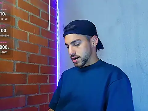 Snapshot of Leandro_valenzuela chatting on 10-25-25, 10:25 Leandro valenzuela online show from 10-25-25, 10:25