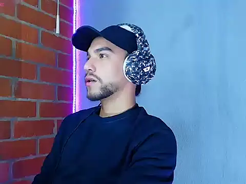 Snapshot of Leandro_valenzuela chatting on 09-17-25, 09:00 Leandro valenzuela online show from 09-17-25, 09:00