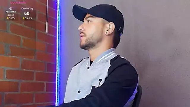 Snapshot of Leandro_valenzuela chatting on 02-19-26, 01:30 Leandro valenzuela online show from 02-19-26, 01:30