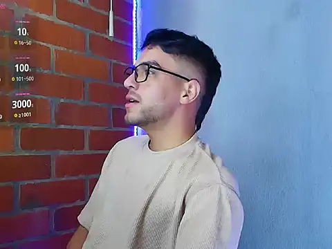 Snapshot of Leandro_valenzuela chatting on 09-18-25, 09:40 Leandro valenzuela online show from 09-18-25, 09:40