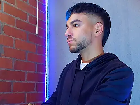 Snapshot of Leandro_valenzuela chatting on 11-15-25, 06:45 Leandro valenzuela online show from 11-15-25, 06:45