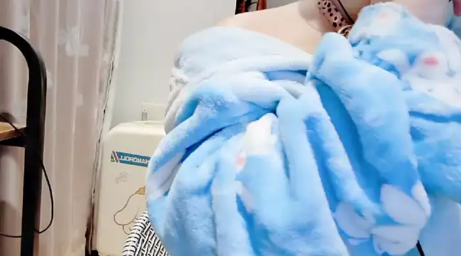 Snapshot of arena1357 chatting on 02-15-25, 04:01 arena1357 online show from 02-15-25, 04:01