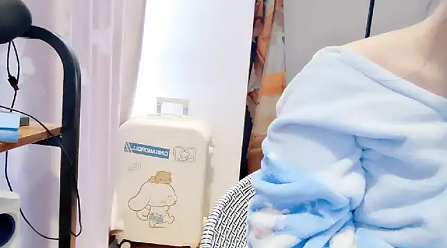 Snapshot of arena1357 chatting on 03-23-25, 12:47 arena1357 online show from 03-23-25, 12:47