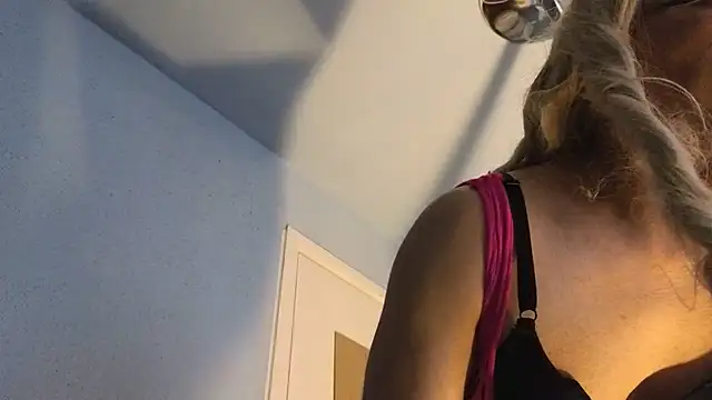 Sandrasaa online show from 04-19-26, 10:05