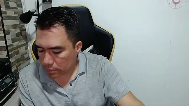 Snapshot of Jhonatan_Morales_S chatting on 01-07-26, 12:04 Jhonatan Morales S online show from 01-07-26, 12:04