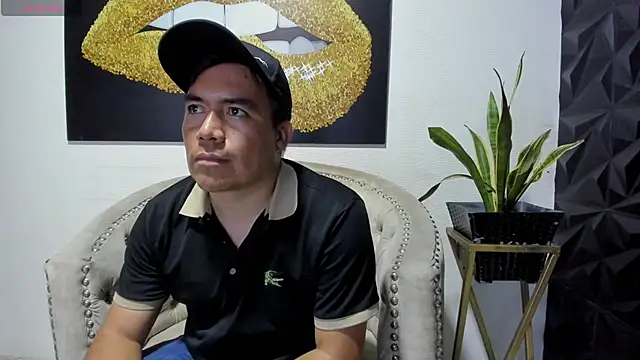 Snapshot of Jhonatan_Morales_S chatting on 10-18-25, 11:29 Jhonatan Morales S online show from 10-18-25, 11:29