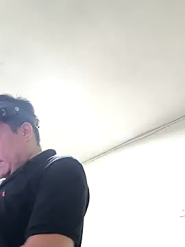 Snapshot of Jhonatan_Morales_S chatting on 02-05-25, 06:35 Jhonatan Morales S online show from 02-05-25, 06:35