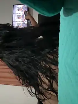 Jhullyfonseca online show from 12-04-25, 06:29