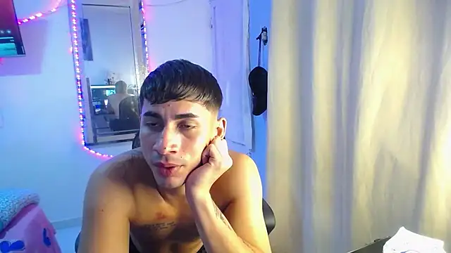 Snapshot of boy_latino_sex chatting on 10-06-25, 07:03 boy latino sex online show from 10-06-25, 07:03