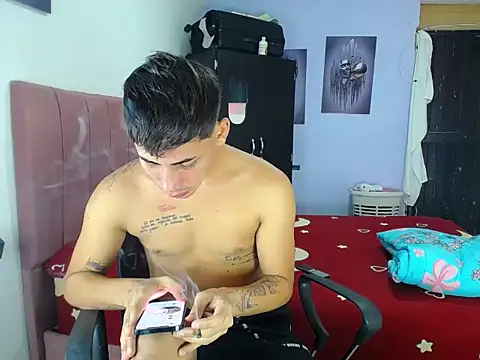 Snapshot of boy_latino_sex chatting on 09-09-25, 10:19 boy latino sex online show from 09-09-25, 10:19
