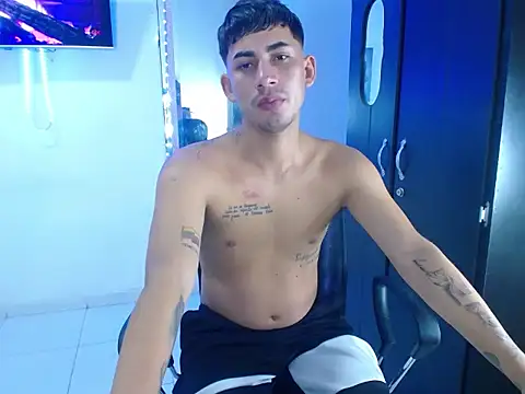 Snapshot of boy_latino_sex chatting on 09-24-25, 05:36 boy latino sex online show from 09-24-25, 05:36