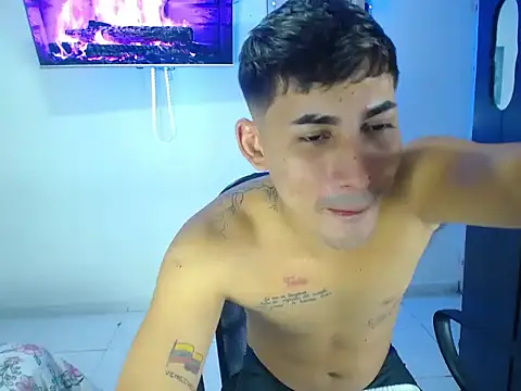 Snapshot of boy_latino_sex chatting on 09-25-25, 05:46 boy latino sex online show from 09-25-25, 05:46