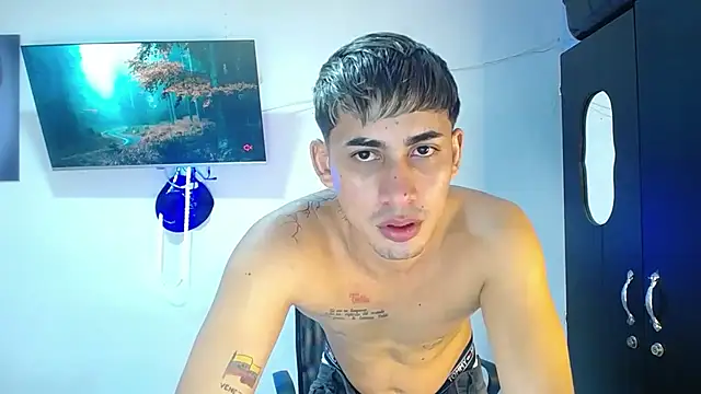Snapshot of boy_latino_sex chatting on 10-20-25, 08:59 boy latino sex online show from 10-20-25, 08:59