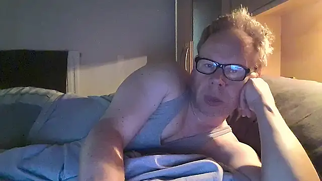 Snapshot of kinkyslet8 chatting on 09-14-25, 06:58 kinkyslet8 online show from 09-14-25, 06:58