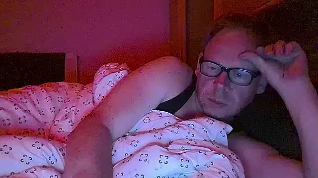 Snapshot of kinkyslet8 chatting on 09-29-25, 09:20 kinkyslet8 online show from 09-29-25, 09:20