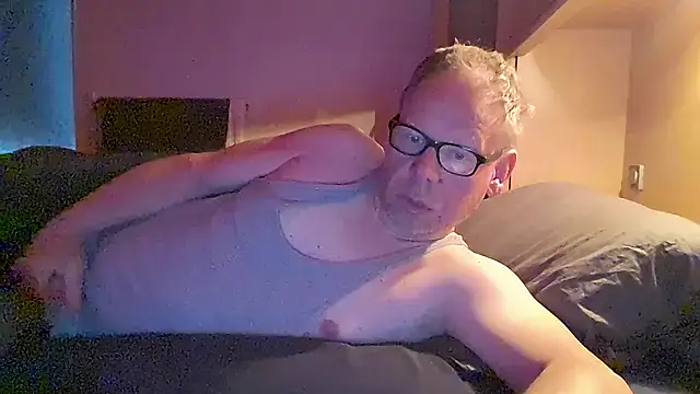 Snapshot of kinkyslet8 chatting on 05-03-26, 06:29 kinkyslet8 online show from 05-03-26, 06:29