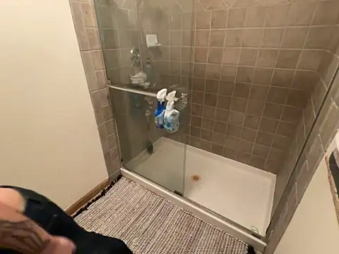 Snapshot of RuffClvb chatting on 02-13-25, 04:43 RuffClvb online show from 02-13-25, 04:43