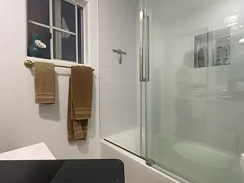 Snapshot of RuffClvb chatting on 12-24-24, 01:16 RuffClvb online show from 12-24-24, 01:16