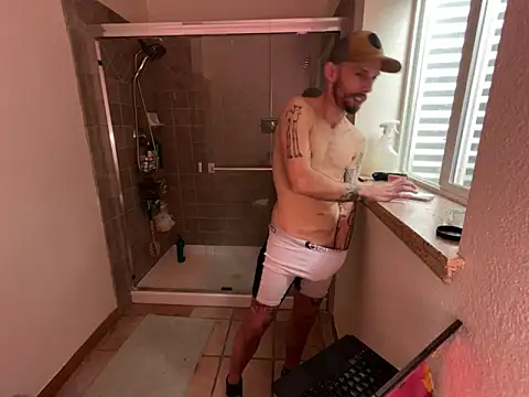 Snapshot of RuffClvb chatting on 12-18-24, 09:08 RuffClvb online show from 12-18-24, 09:08