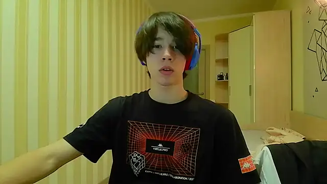 Snapshot of gayGamogey chatting on 03-19-25, 07:06 gayGamogey online show from 03-19-25, 07:06