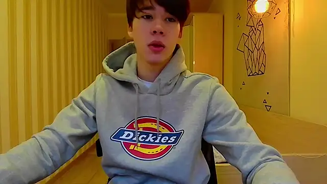 Snapshot of gayGamogey chatting on 12-12-24, 12:01 gayGamogey online show from 12-12-24, 12:01