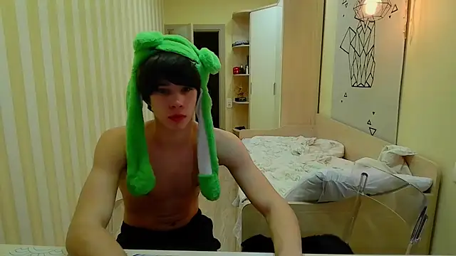 Snapshot of gayGamogey chatting on 12-21-25, 05:47 gayGamogey online show from 12-21-25, 05:47