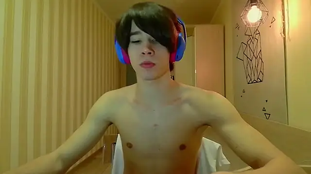 Snapshot of gayGamogey chatting on 03-16-25, 06:34 gayGamogey online show from 03-16-25, 06:34