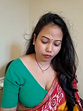 Snapshot of DREAM_GIRL-30 chatting on 06-18-26, 05:17 DREAM GIRL-30 online show from 06-18-26, 05:17