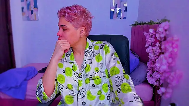 Charlee pink online show from 12-16-25, 04:55