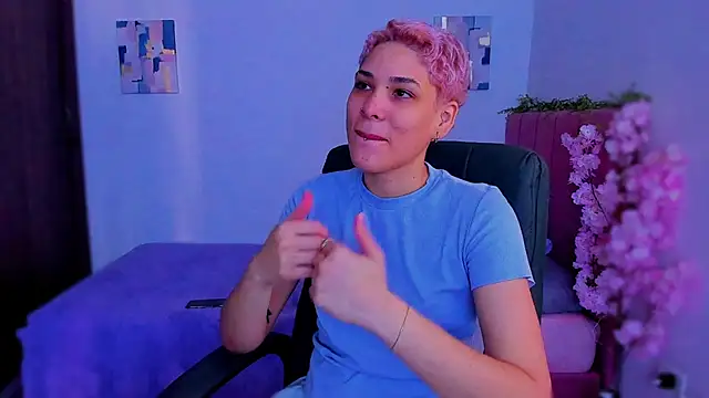 Charlee pink online show from 12-15-25, 07:52