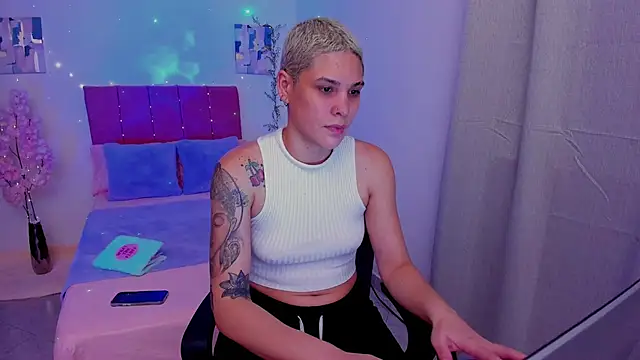 Snapshot of Charlee_pink chatting on 09-22-25, 12:49 Charlee pink online show from 09-22-25, 12:49