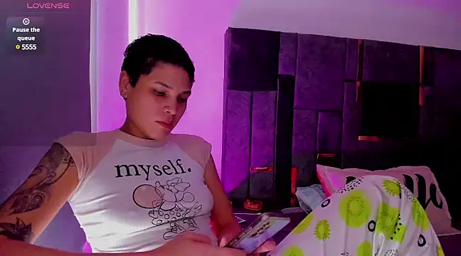 Snapshot of Charlee_pink chatting on 03-21-25, 04:40 Charlee pink online show from 03-21-25, 04:40