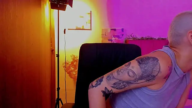 Charlee pink online show from 03-29-26, 03:24