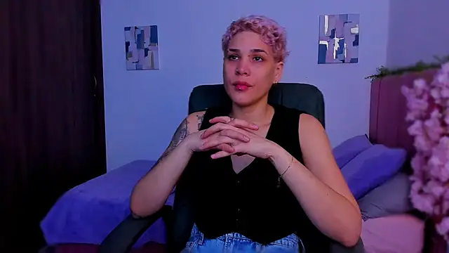 Charlee pink online show from 12-17-25, 05:01