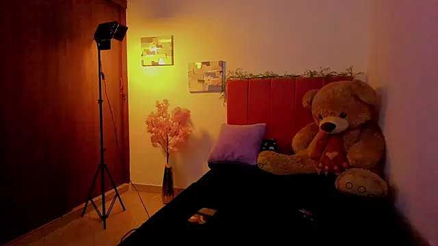 Charlee pink online show from 04-21-26, 01:42