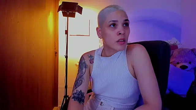 Charlee pink online show from 04-15-26, 10:32