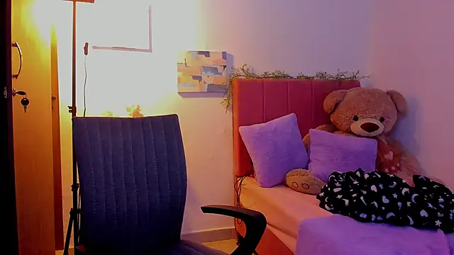 Charlee pink online show from 03-24-26, 07:36