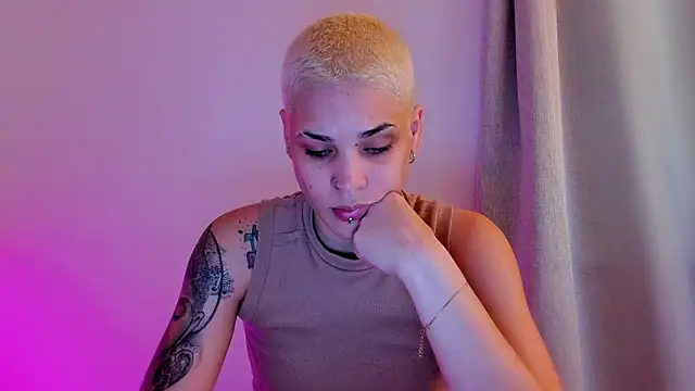 Charlee pink online show from 01-17-26, 04:27