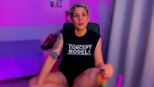 Charlee pink online show from 11-23-25, 06:01