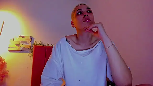 Charlee pink online show from 04-20-26, 04:41