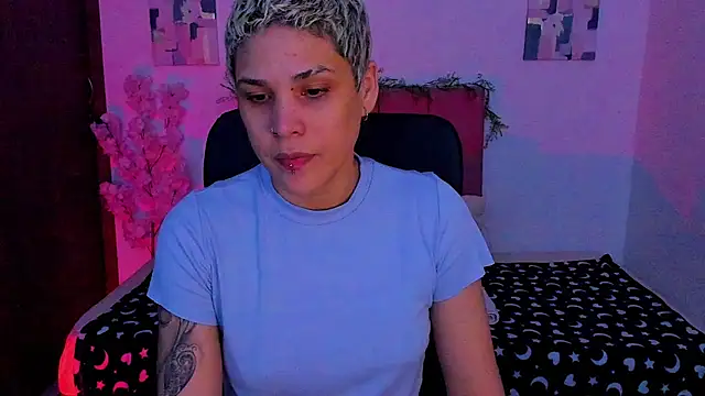 Snapshot of Charlee_pink chatting on 10-24-25, 12:31 Charlee pink online show from 10-24-25, 12:31