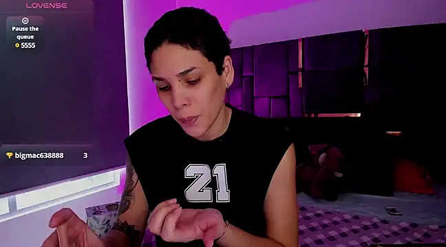Snapshot of Charlee_pink chatting on 03-06-25, 09:42 Charlee pink online show from 03-06-25, 09:42