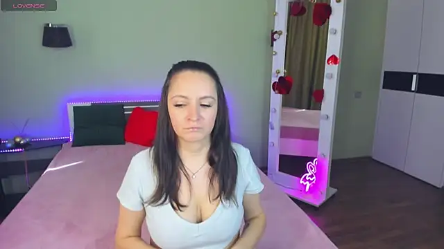 Snapshot of AngellLika chatting on 09-21-25, 11:15 AngellLika online show from 09-21-25, 11:15