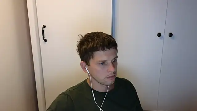 Snapshot of BigL0ve chatting on 09-17-25, 03:03 BigL0ve online show from 09-17-25, 03:03